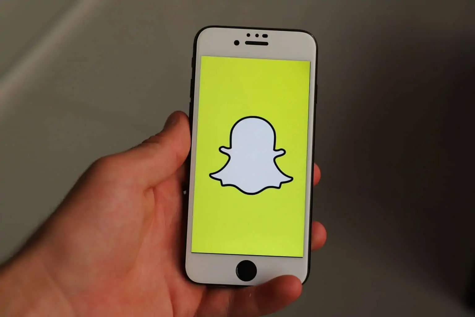 what-does-the-gray-arrow-mean-in-snapchat-sc-icons-explained